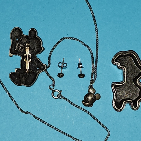 Mickey Mouse Playing Tennis Pewter Pin, Earrings, & Necklace Set, 1970's Disney - Picture 3 of 6